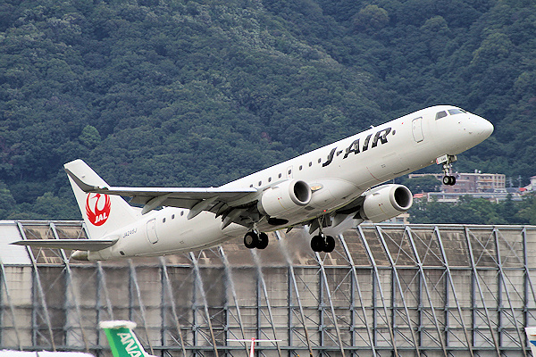 J-AIR E190（JA246J）