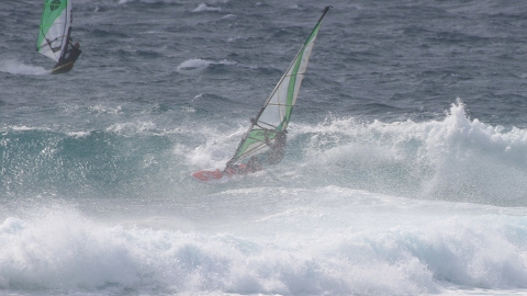 沖縄　ウインドサーフィン