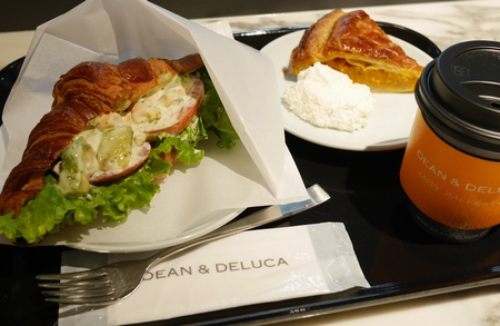 Dean Deluca カフェ新大阪でお昼ごはん スタバなど チェーン系カフェ スイーツ