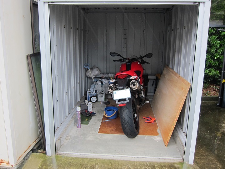 バイクガレージのサイズと作業性 イナバ バイク保管庫 Monsterでゆく