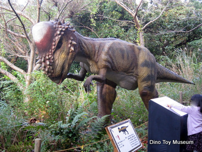 伊豆アニマルキングダム 恐竜が棲む森