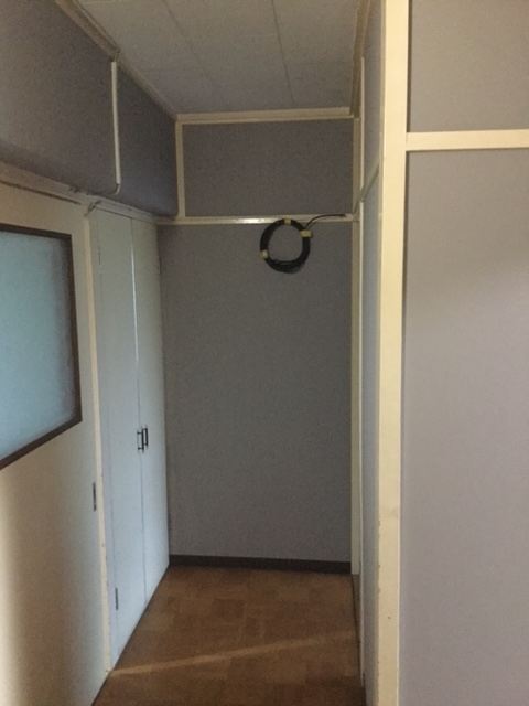 埼玉県所沢市　空き室分譲マンション３ＬＤＫ　全室：壁クロス張替え　廊下・玄関　作業完了後　１