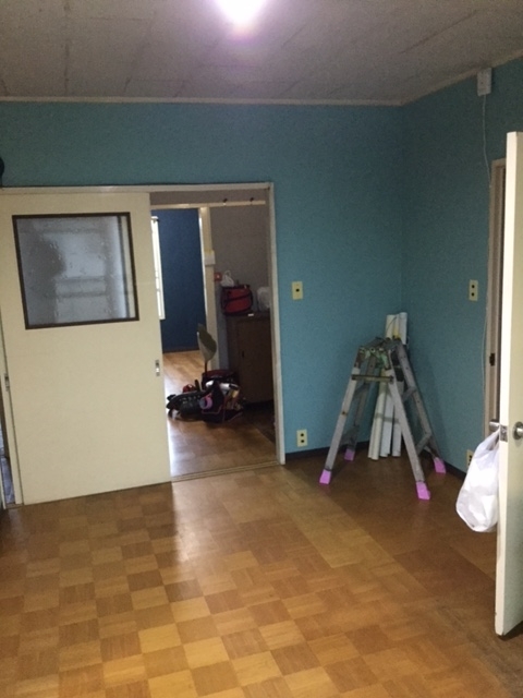 埼玉県所沢市　空き室分譲マンション３ＬＤＫ　全室：壁クロス張替え　リビング　作業完了後　１