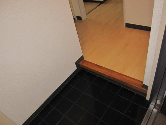 埼玉県所沢市　空き室賃貸物件原状回復　１ＤＫ全体ハウスクリーニング　床ワックス掛け　作業完了後　３