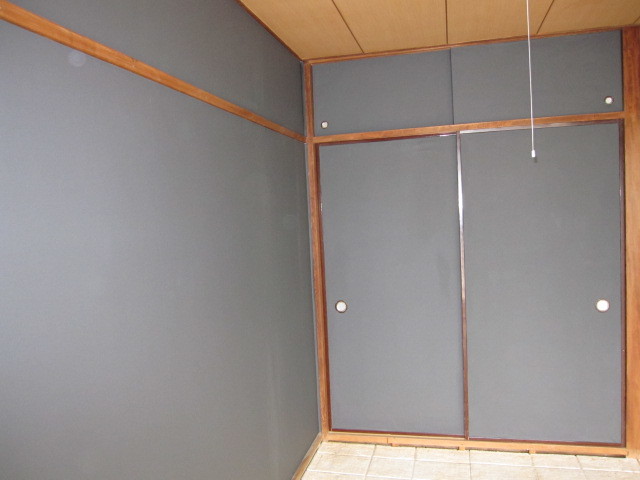 空き室分譲マンション３ＬＤＫ　全室：壁クロス張替え　和室　作業完了後　２