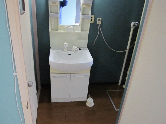 埼玉県所沢市　分譲マンション　３ＬＤＫ入居前空き室全体ハウスクリーニング　洗面　作業完了後　１