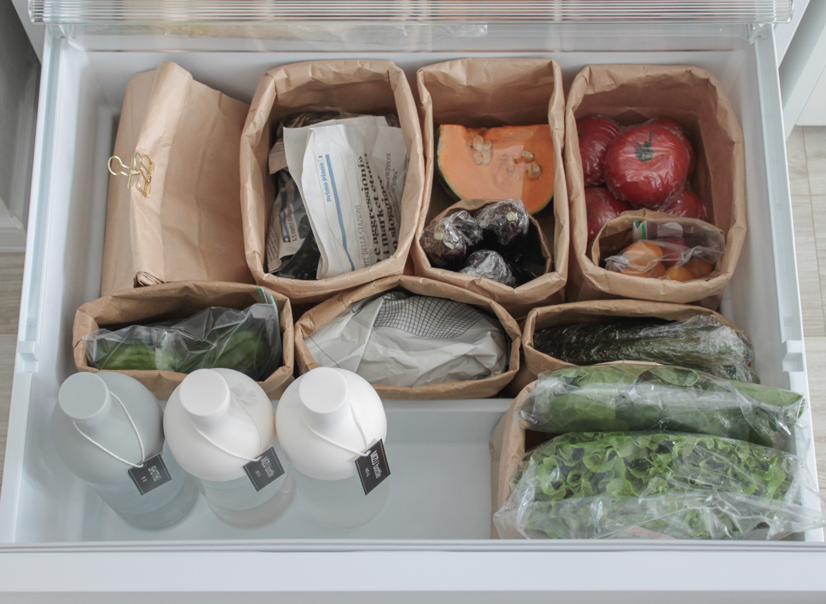 冷蔵庫/冷蔵庫収納/野菜室/野菜室収納/ボトル収納/100均収納/クラフトバッグ/紙袋
