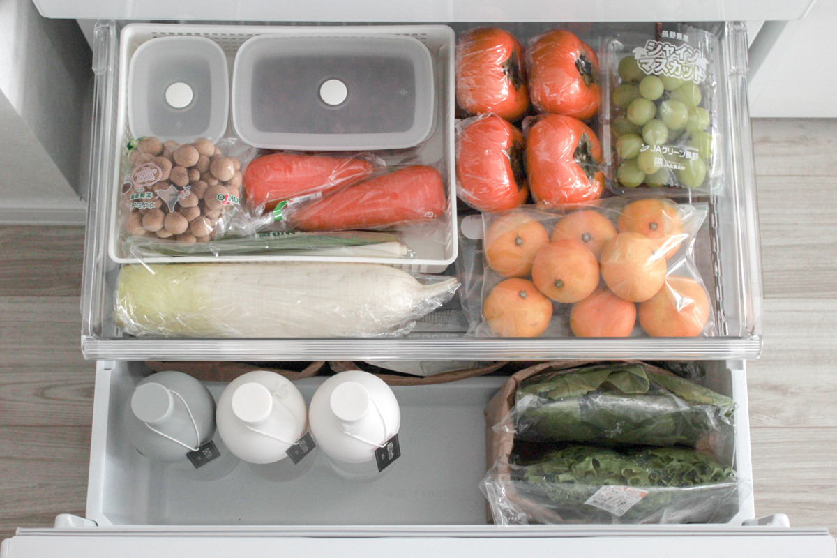 冷蔵庫/冷蔵庫収納/野菜室/野菜室収納/野菜室上段/100均/ボトル収納